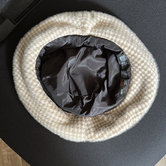 ASOS FAUX FUR CHECK CHECKERED CREAM BUCKET HAT UNISEX - Picture 6 of 7